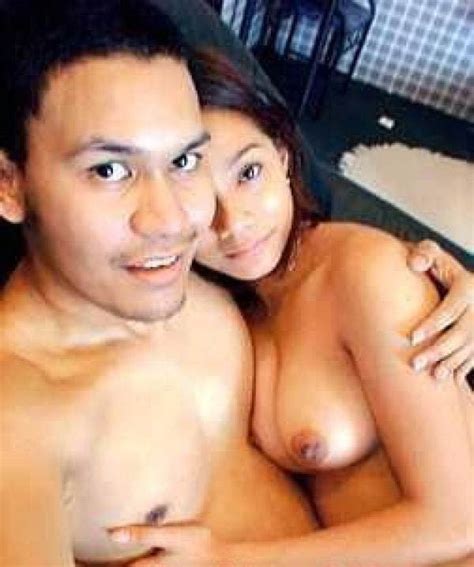 Foto Artis Retno Bugil Indonesia
